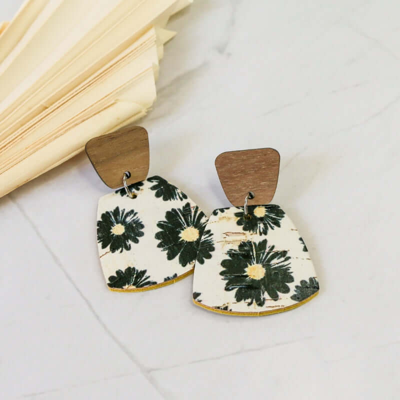 Cassie Cork Earrings Black Daisy