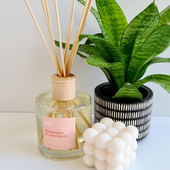 Reed Diffuser - Champagne & Strawberry